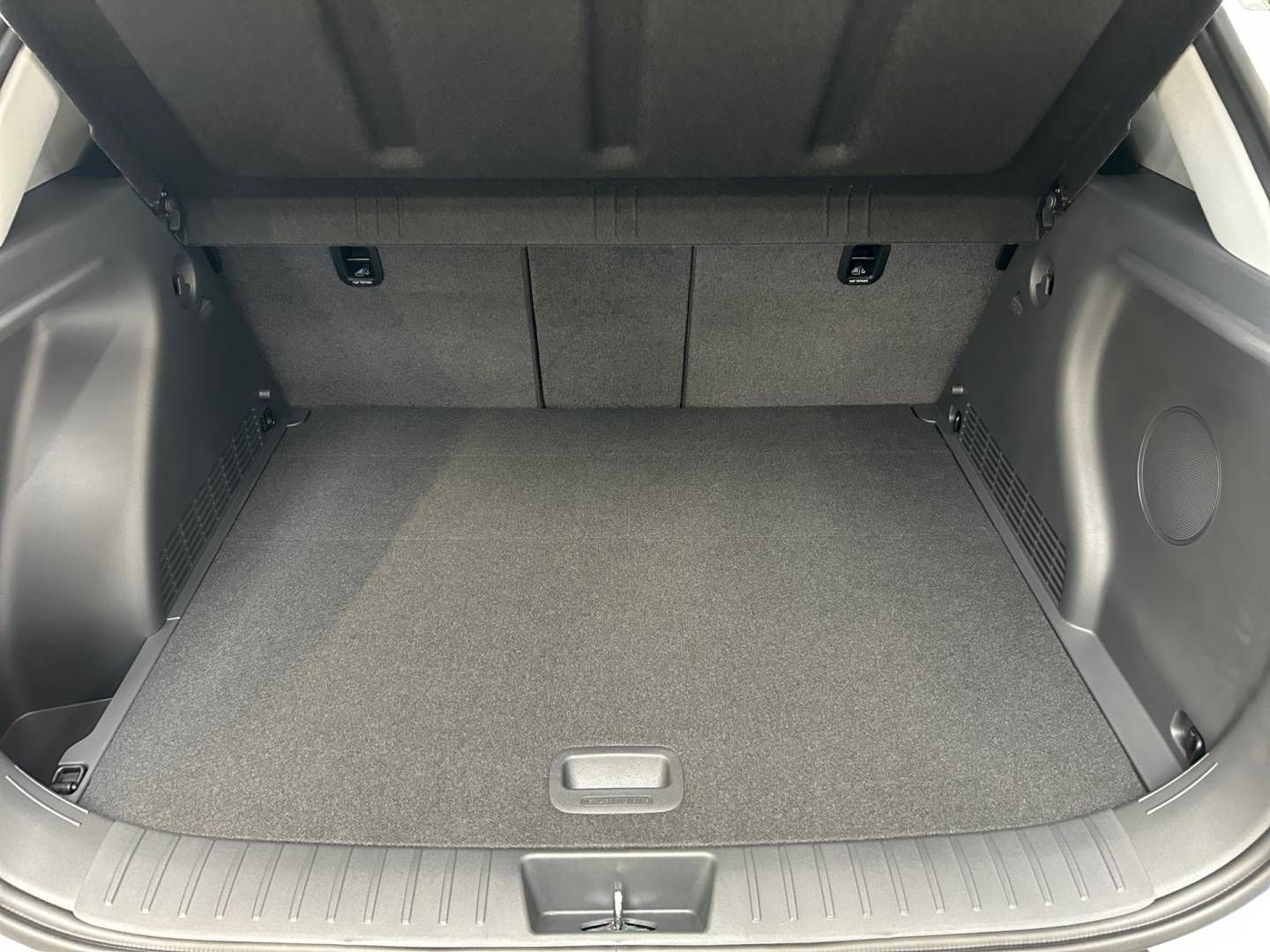 Fahrzeugabbildung Hyundai KONA 1.6 T-GDI (180 PS)| Prime | Bose | 360°- Ka