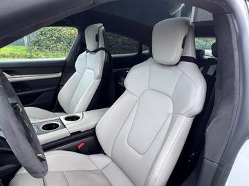 2020 Porsche TAYCAN 照片 9