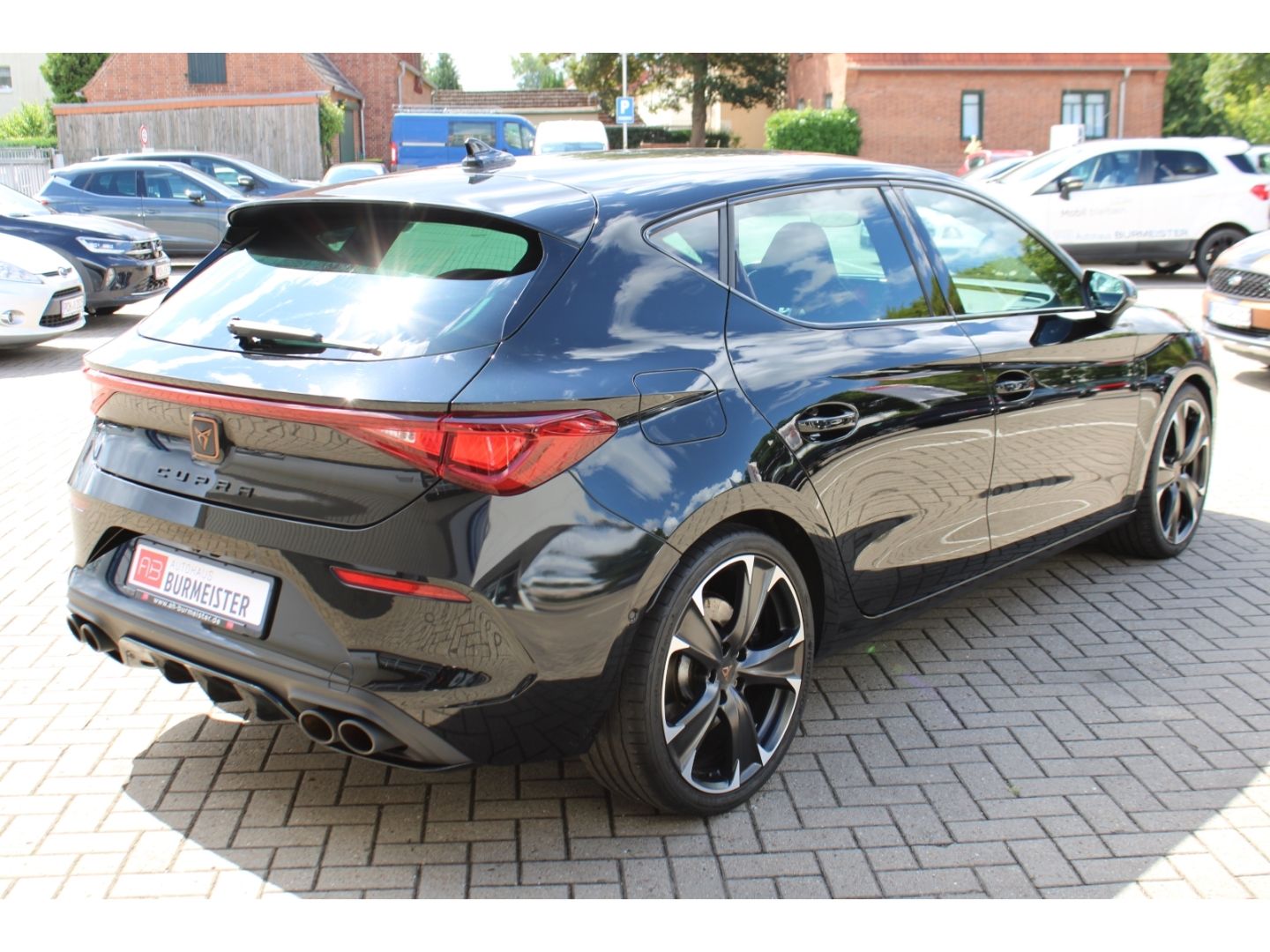 Fahrzeugabbildung CUPRA Leon 2.0 TSI VZ DSG ACC LED Navi PDC RFK SHZg DA
