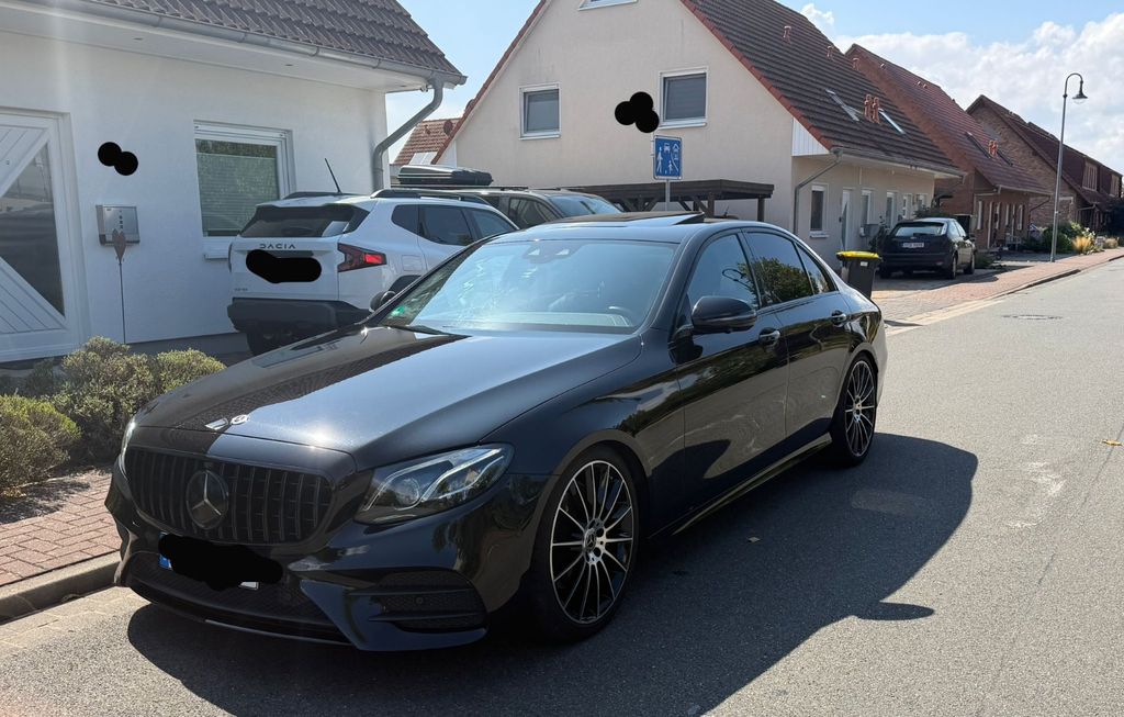 Image of Mercedes-Benz E 300