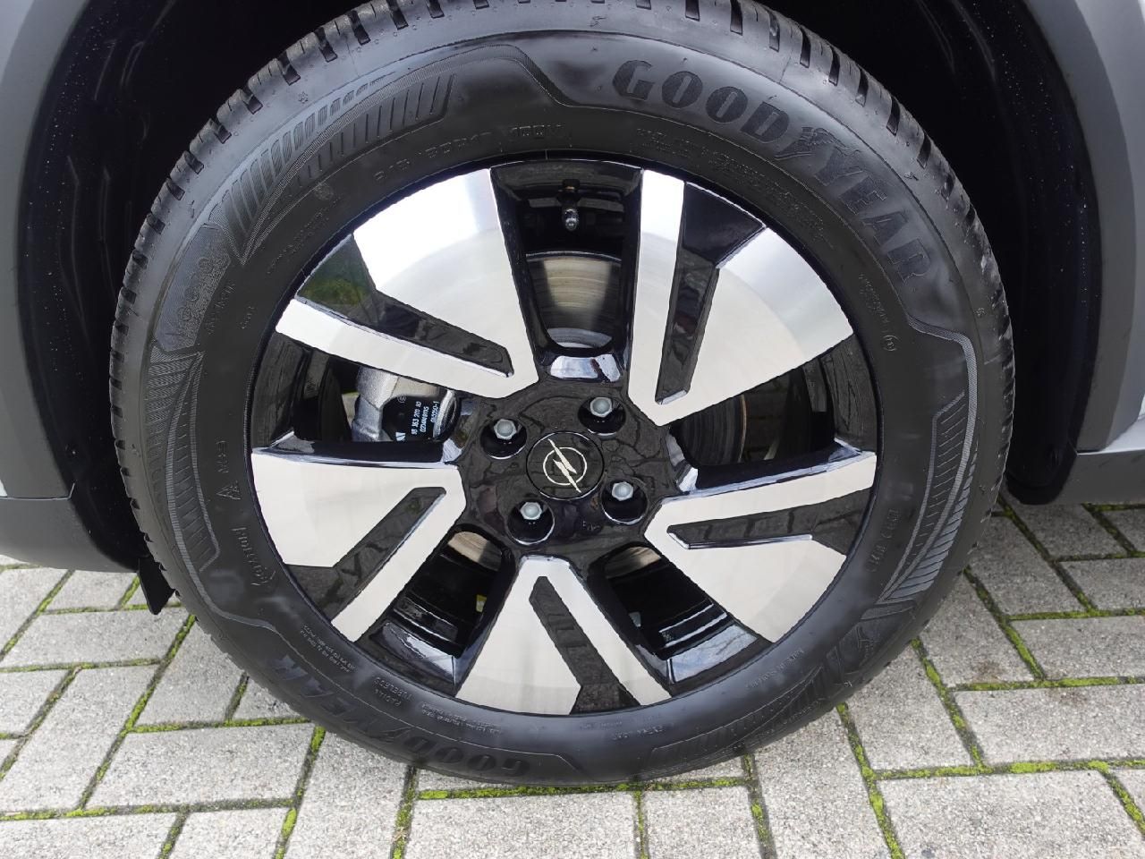 Fahrzeugabbildung Opel Frontera 1,2 GS-Line Mild Hybrid 7-Sitzer