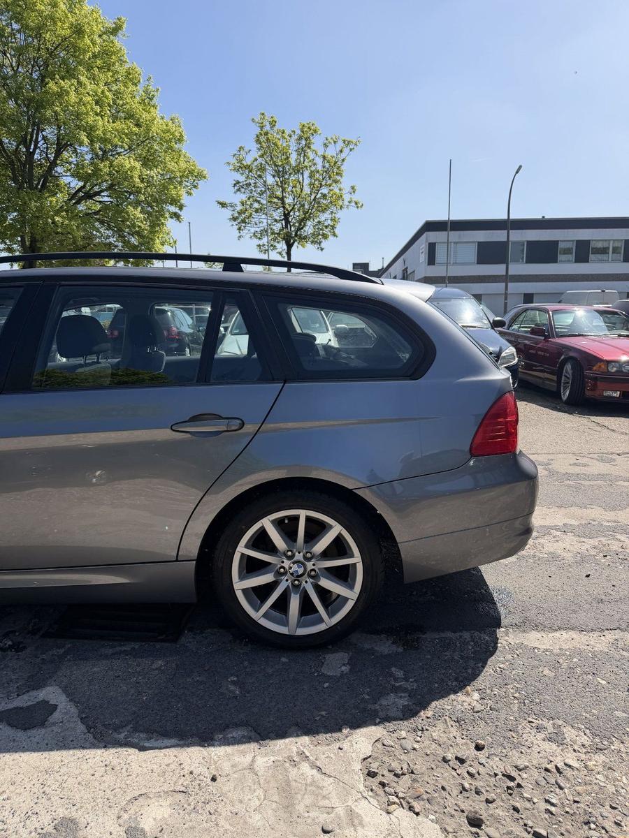 BMW 320 2008 — photo 6