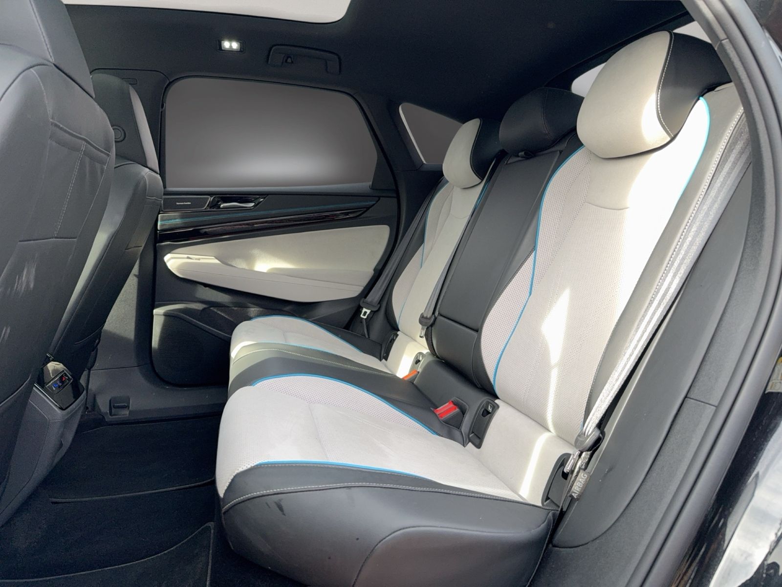 ID.7 Pro, Pano, DCC, Harman, Navi ProMax, ACC