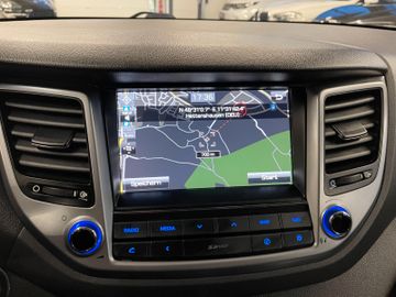 Hyundai Tucson Premium 4WD *AHK*KAMERA*NAVI*PANO*LEDER*