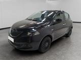 Lancia Ypsilon 1.0 firefly hybrid Silver s&s 70c - Lancia Ypsilon Silver mit Hybrid-Antrieb (Benzin/Elektro)