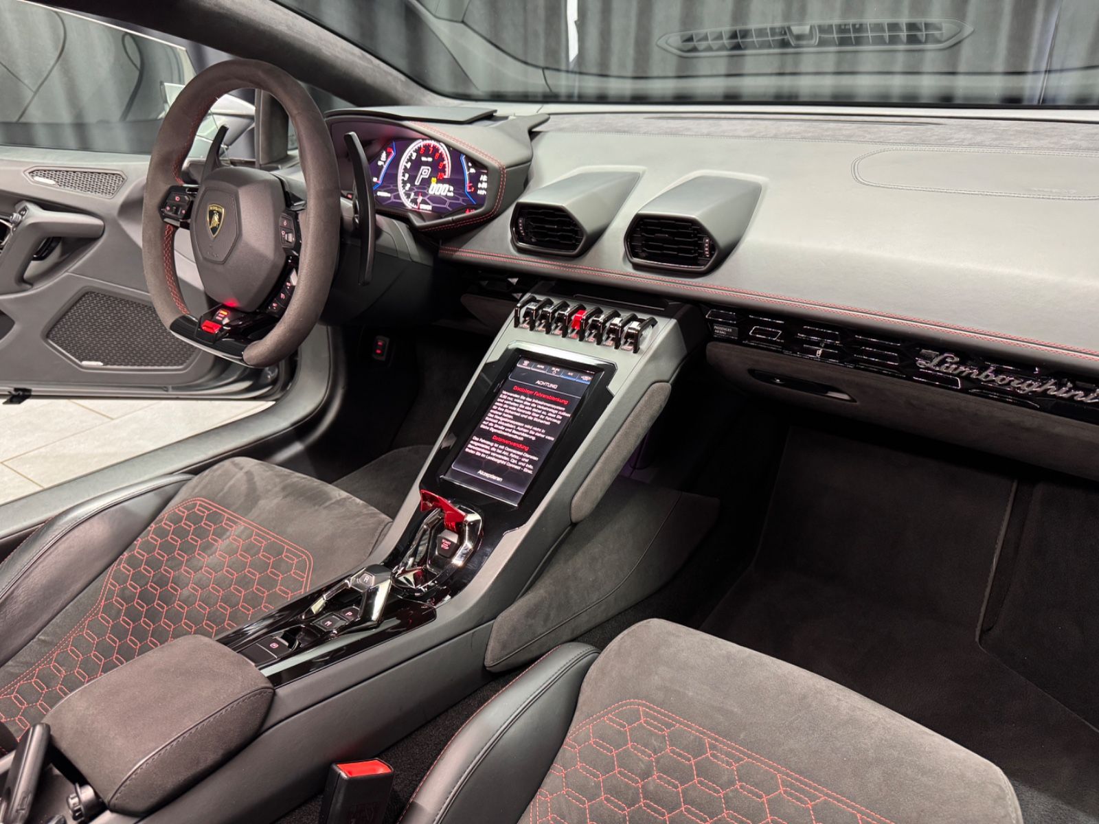 Fahrzeugabbildung Lamborghini Huracan EVO LP640|LIFT|SENSONUM|KAMERA|AD PERSON