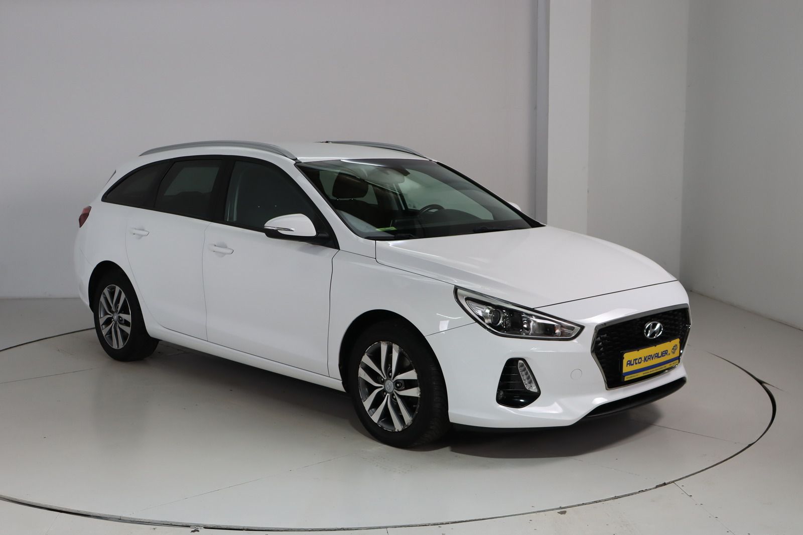 Fahrzeugabbildung Hyundai i30 T- GDi CW Family + * LED * Navi * DAB+ *