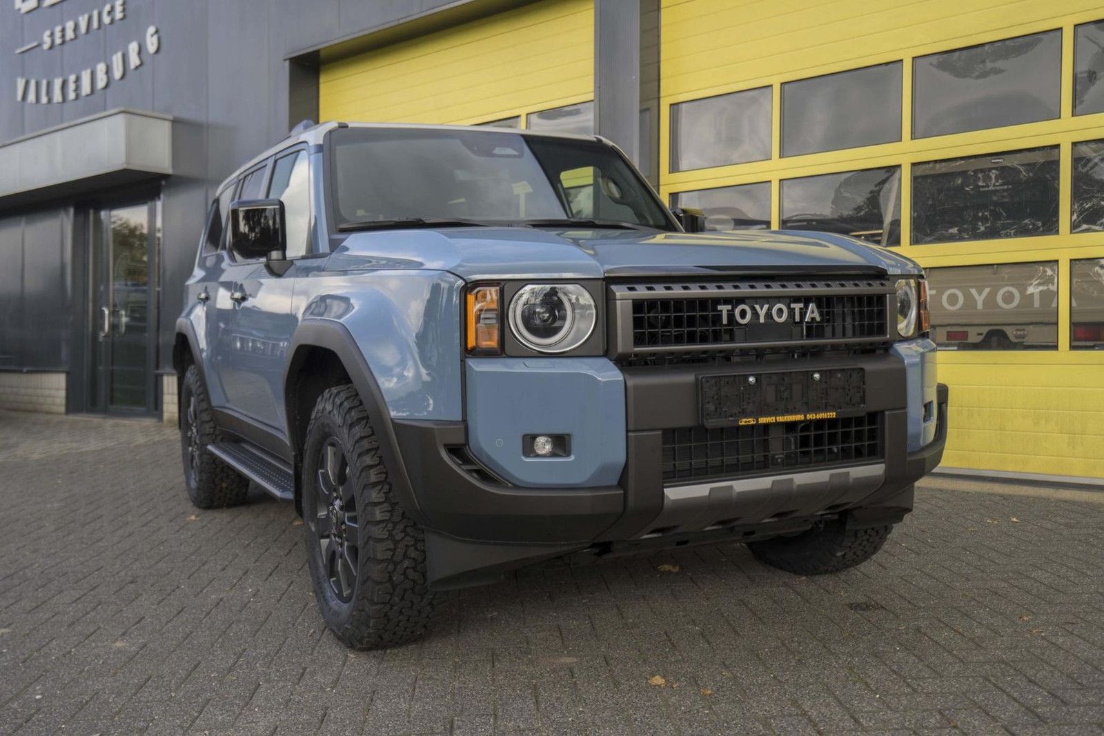 Toyota Land Cruiser 2.8 D-4D First Edition Panoramdak T imagem 2