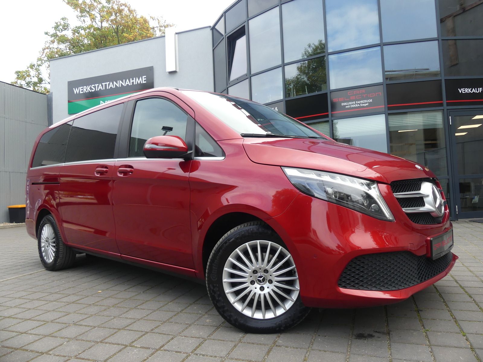 Mercedes-Benz V 220 d AVANTGARDE Lang E-TÜREN 7SITZ STHZ AHK L