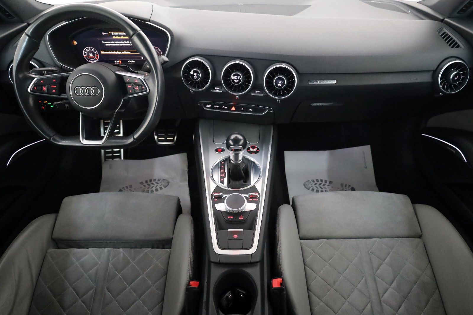 Fahrzeugabbildung Audi TT Coupe 2.0 TFSI quattro S line Navi,Bang&O,SH