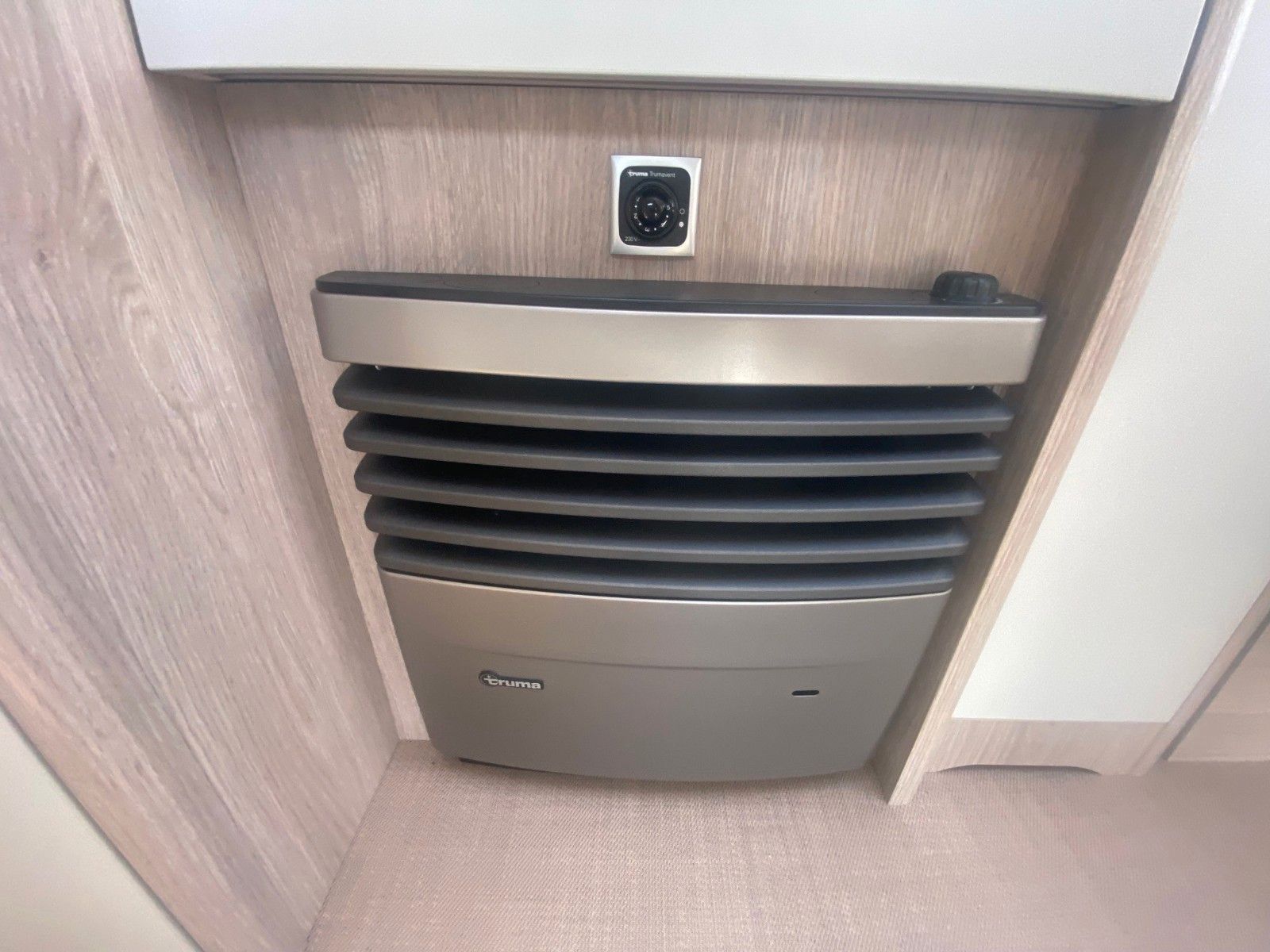 Fahrzeugabbildung Bürstner Premio 530 TL LIMITED * 1.700Kg*Glattblech*Aluf.