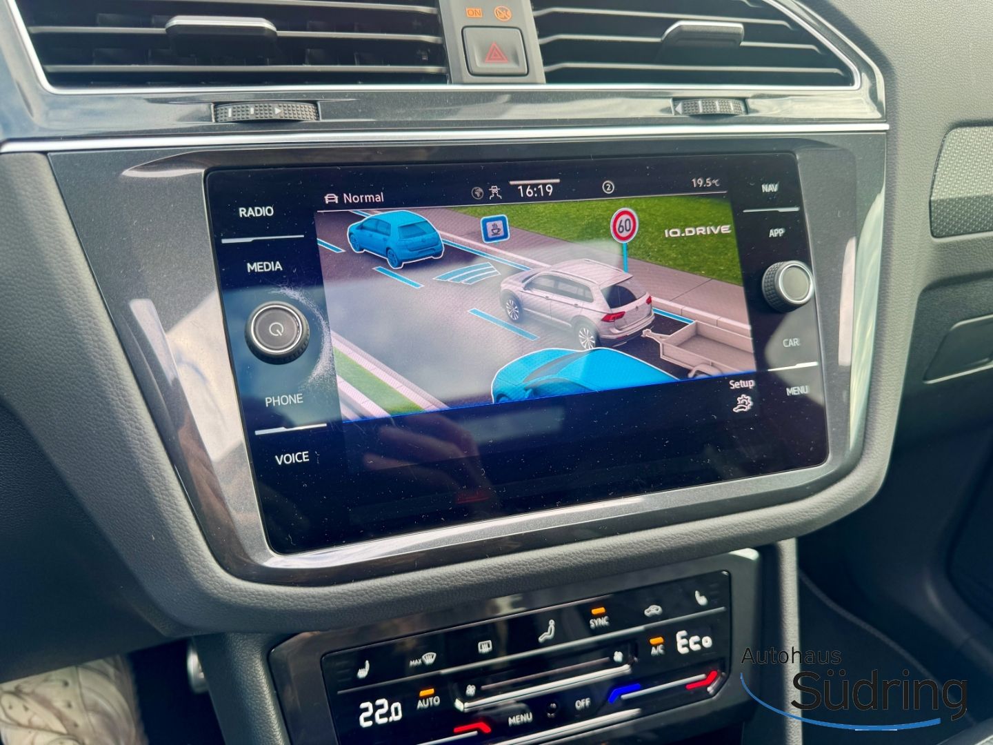 Tiguan 1,4TSI R-Line Black Style DSG HUD AHK Pan