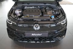 VW Golf 2.0 TDI DSG R-Line | Pano | HuD | FACELIFT VW Golf 2.0 TDI DSG R-Line | Pano | HuD | FACELIFT