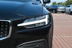 Fahrzeugabbildung Volvo V60 Cross Country D4 AWD Autom Pro*FSHZG*ACC*AHK