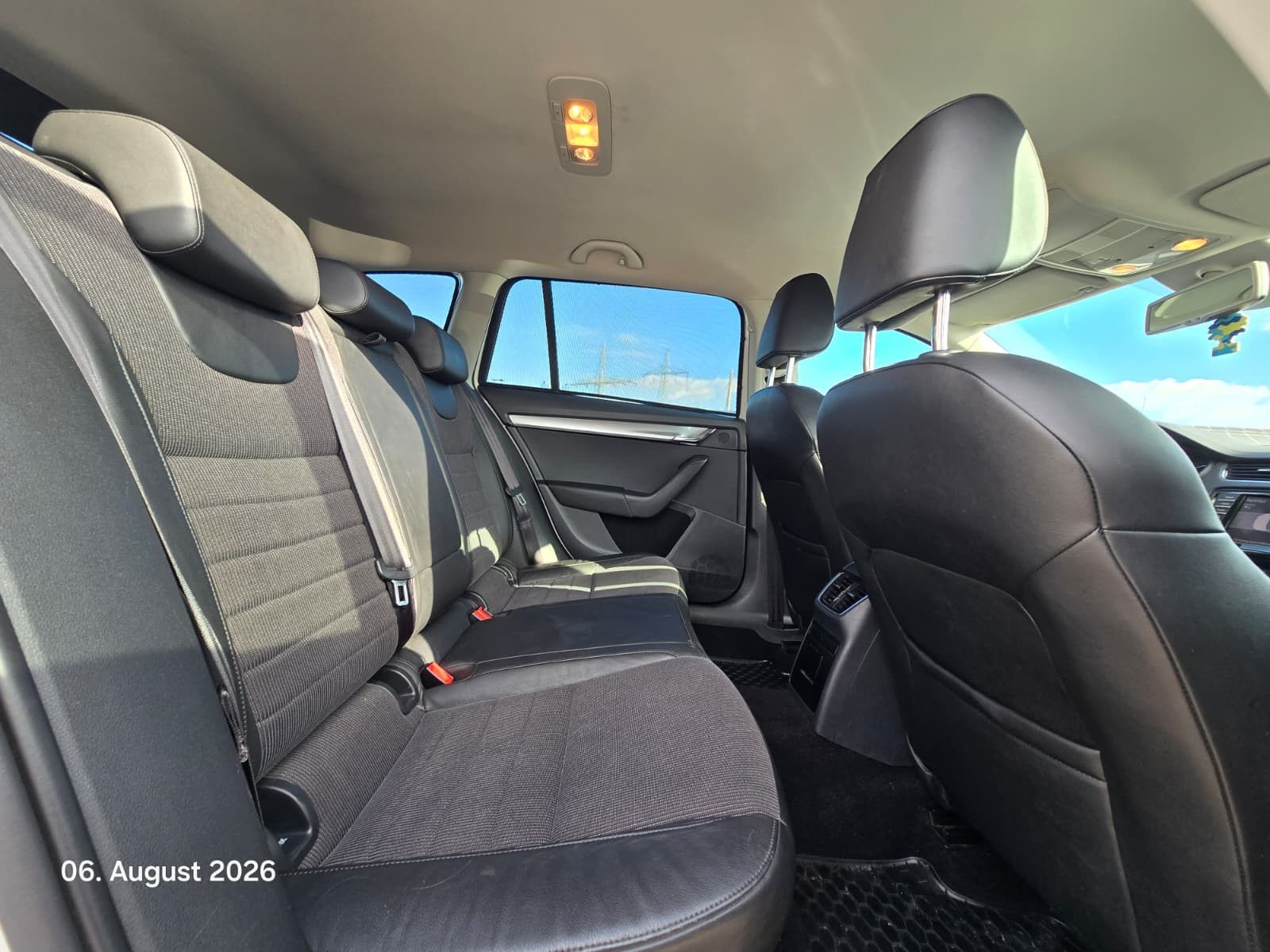 Fahrzeugabbildung SKODA Octavia 2.0 TDI Elegance 4x4 AHK*TEMP*DAB*18"PDC