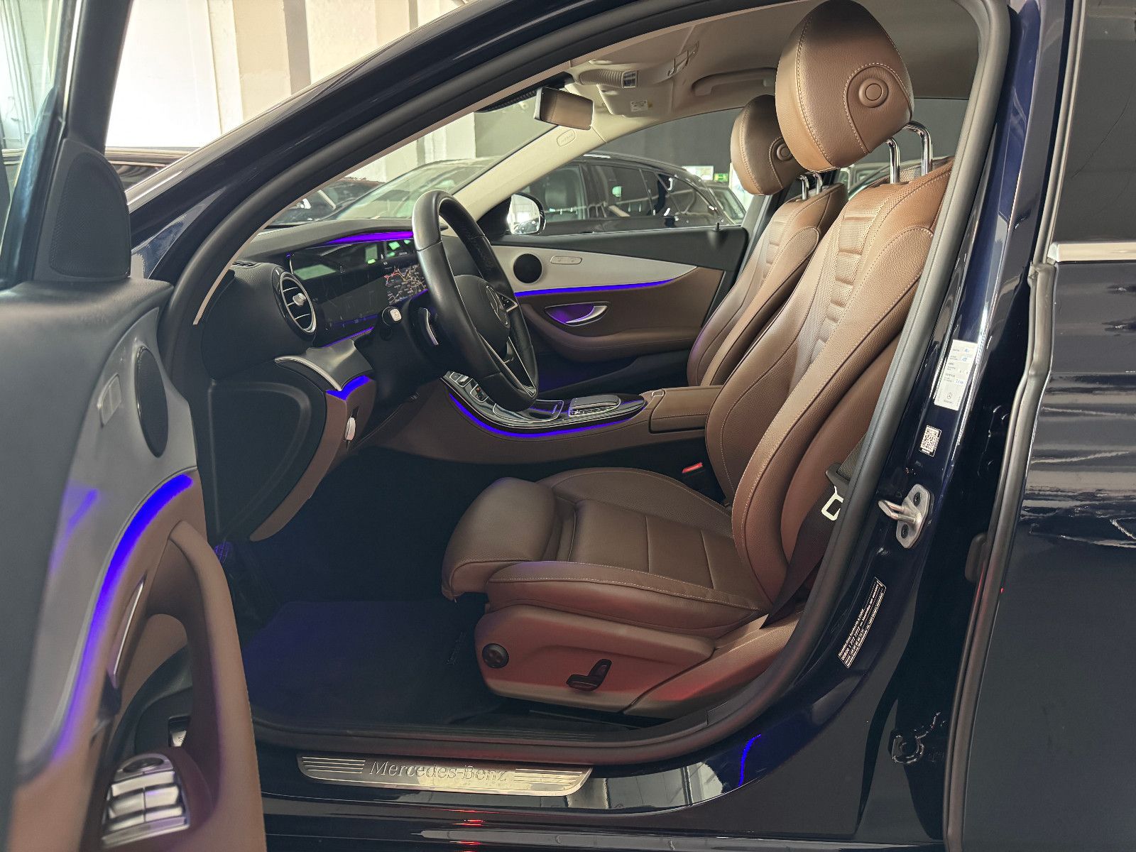 Fahrzeugabbildung Mercedes-Benz E 450 4MATIC 9G-TRONIC 2X AVANTGARDE FACELIFT