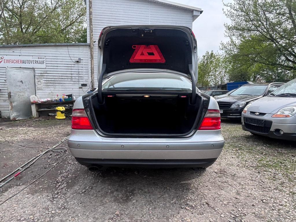 Mercedes-Benz CLK 320