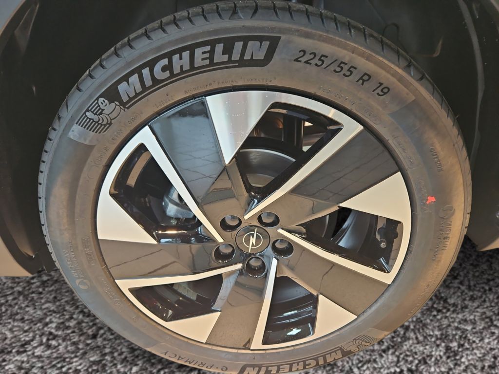 Fahrzeugabbildung Opel Grandland 1.2 DI Hybrid 48 V Automatik GS