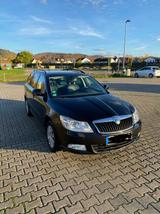 Skoda Octavia 1.4 TSI Elegance Combi Elegance - Skoda Octavia aus 2011: Elegance