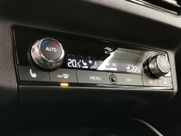 Skoda Scala TSI Sondermodell AppleCP Voll-LED AHK-Vor.
