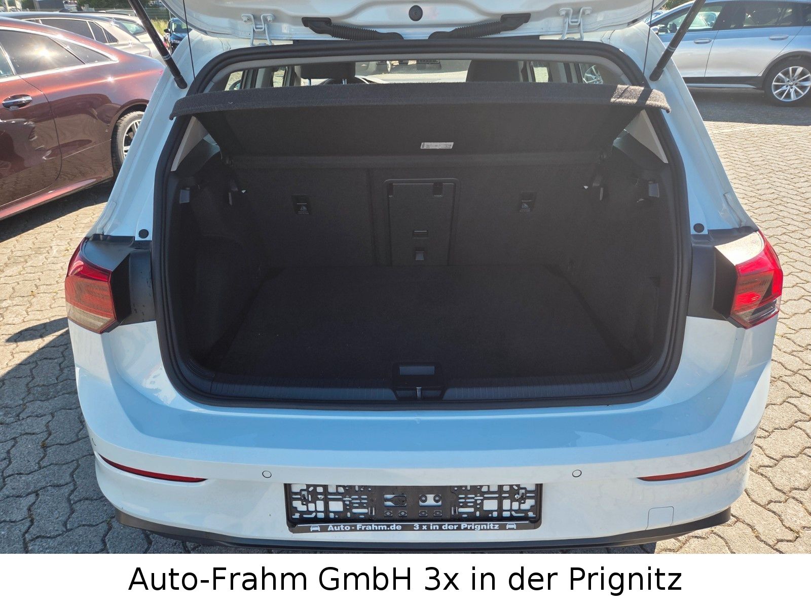 Volkswagen Golf VIII Lim. Life eTSI LED NAVI foto 18