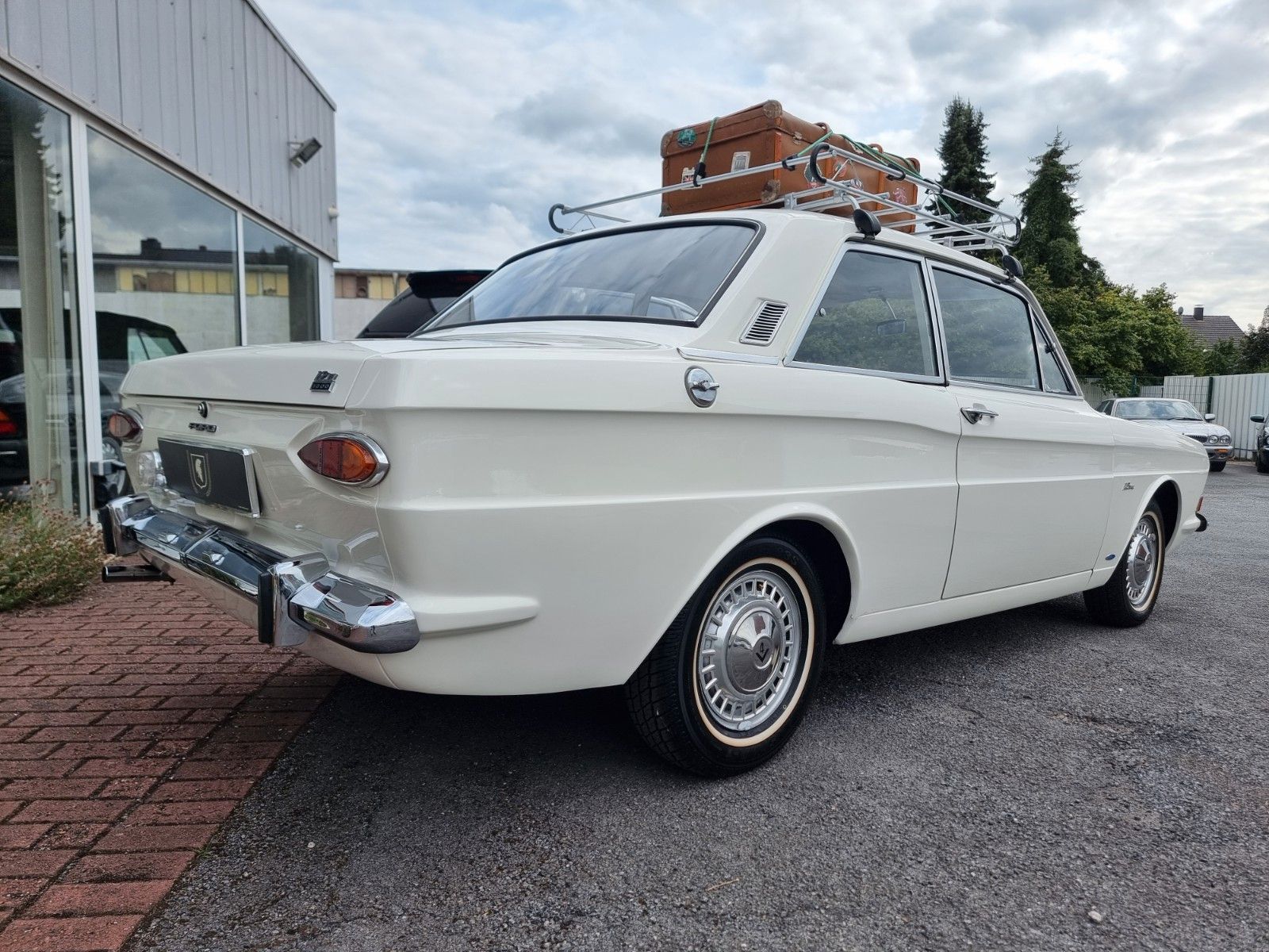 Fahrzeugabbildung Ford Taunus 12m P6/Einmalig schön+Kpl. restauriert