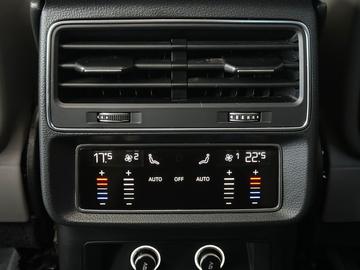2019 AUDI Q8 — миниатюра 19