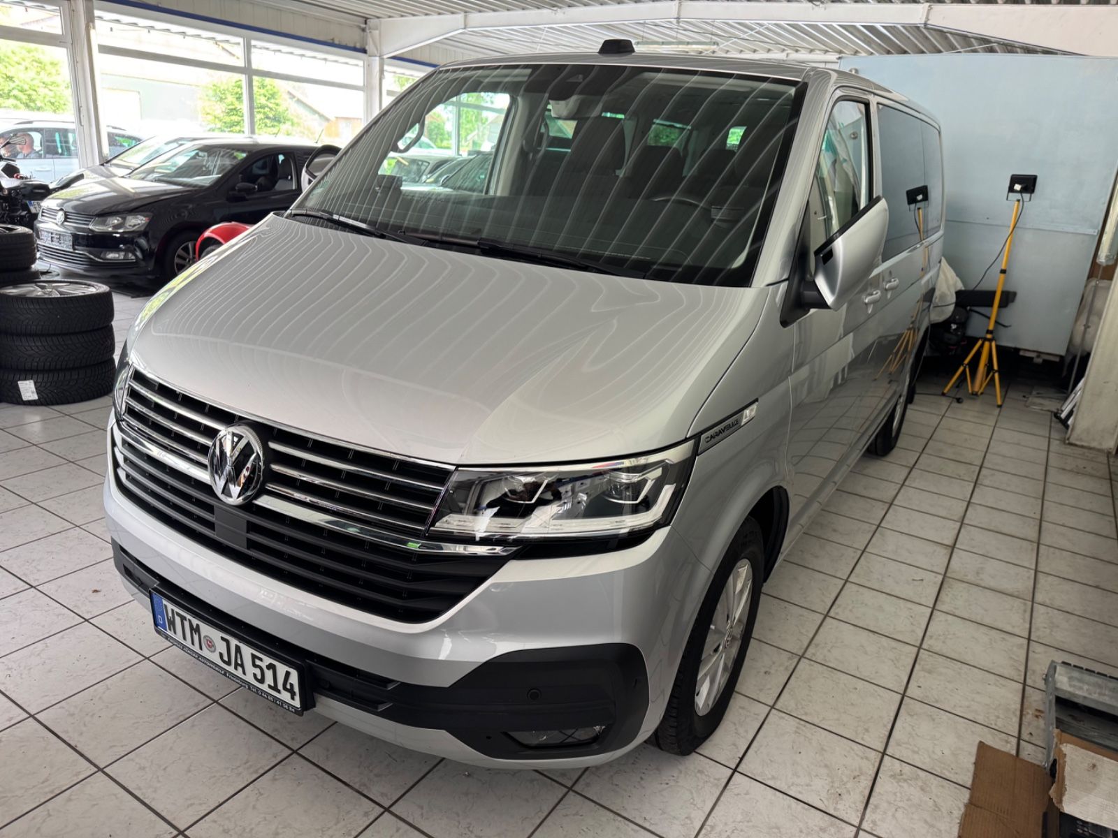 Volkswagen T6.1 CARAVELLE 2.0TDI BMT KR COMFORTL*LED*STDHZG imagem 2