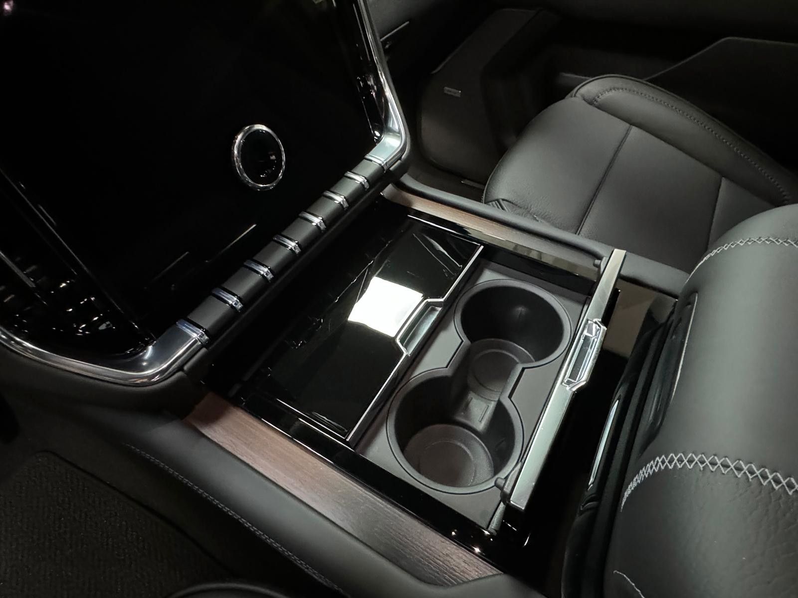Fahrzeugabbildung GMC YUKON DENALI 2026-24" RÄDER, ENTERTAINMENT