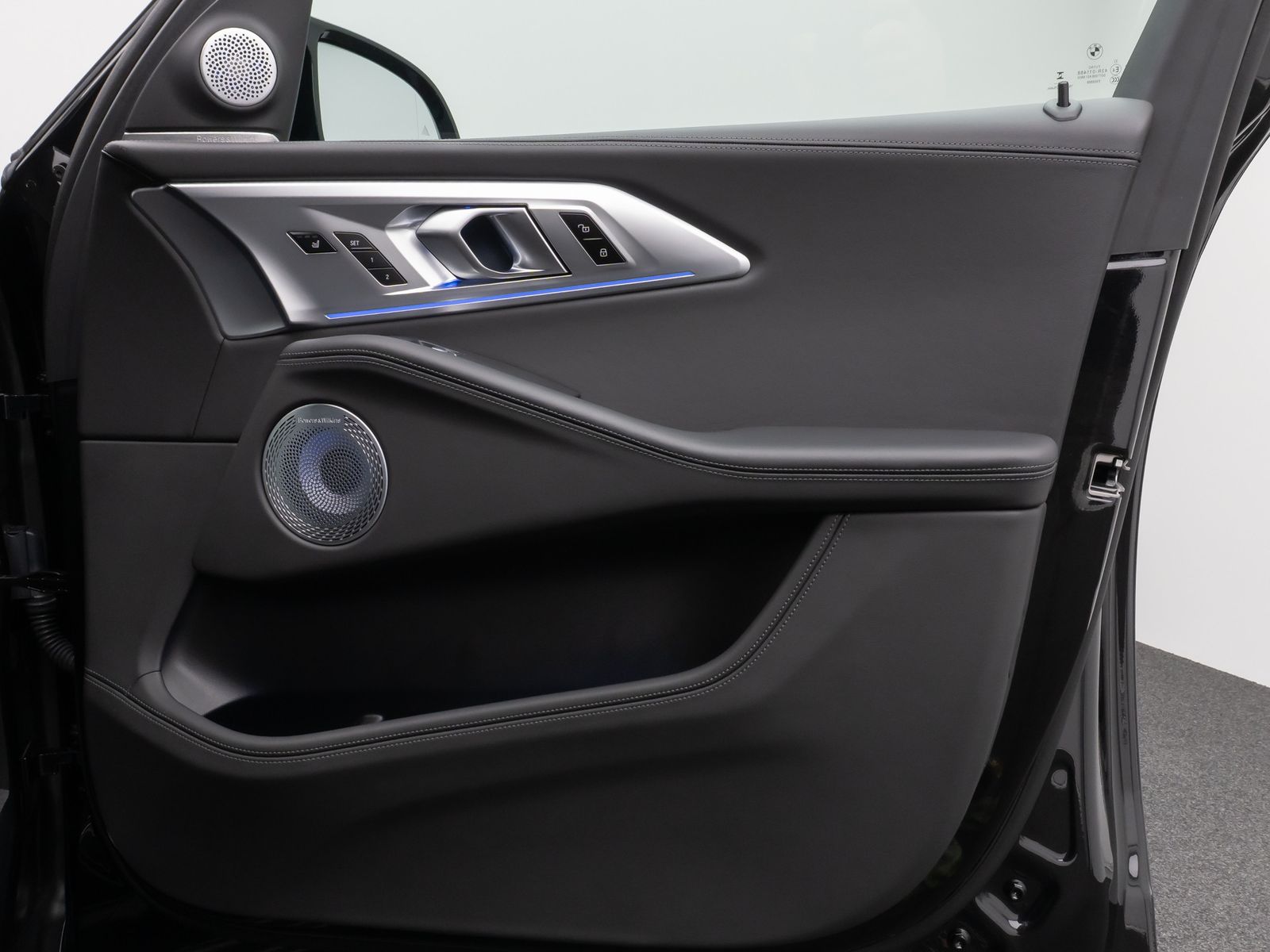 Fahrzeugabbildung BMW XM 360° HUD DAB B&W Massage SoftCl AHK 23Zoll