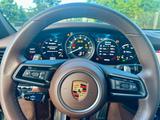 Porsche 992 Carrera Coupé Mega in Aventurin/Approved