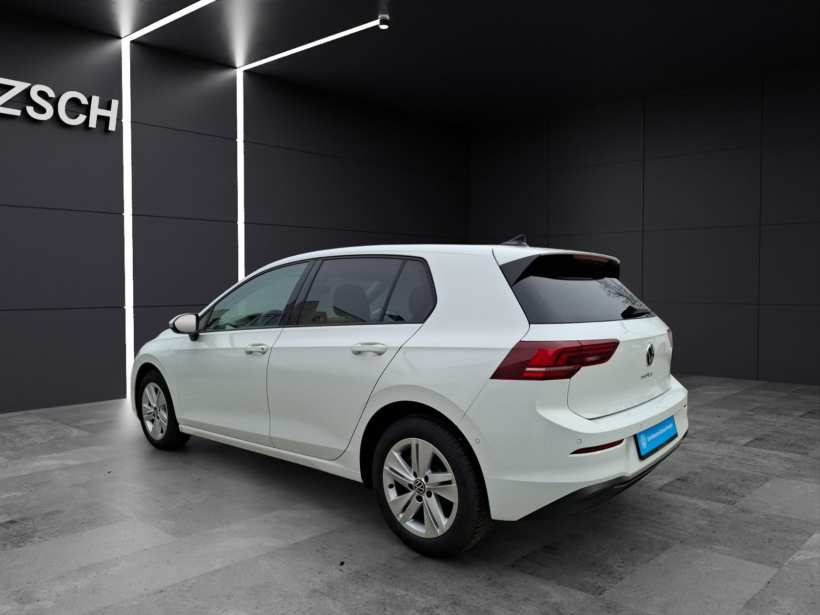 Fahrzeugabbildung Volkswagen Golf VIII TSI Life LED CarPlay AID ACC Park-Assi