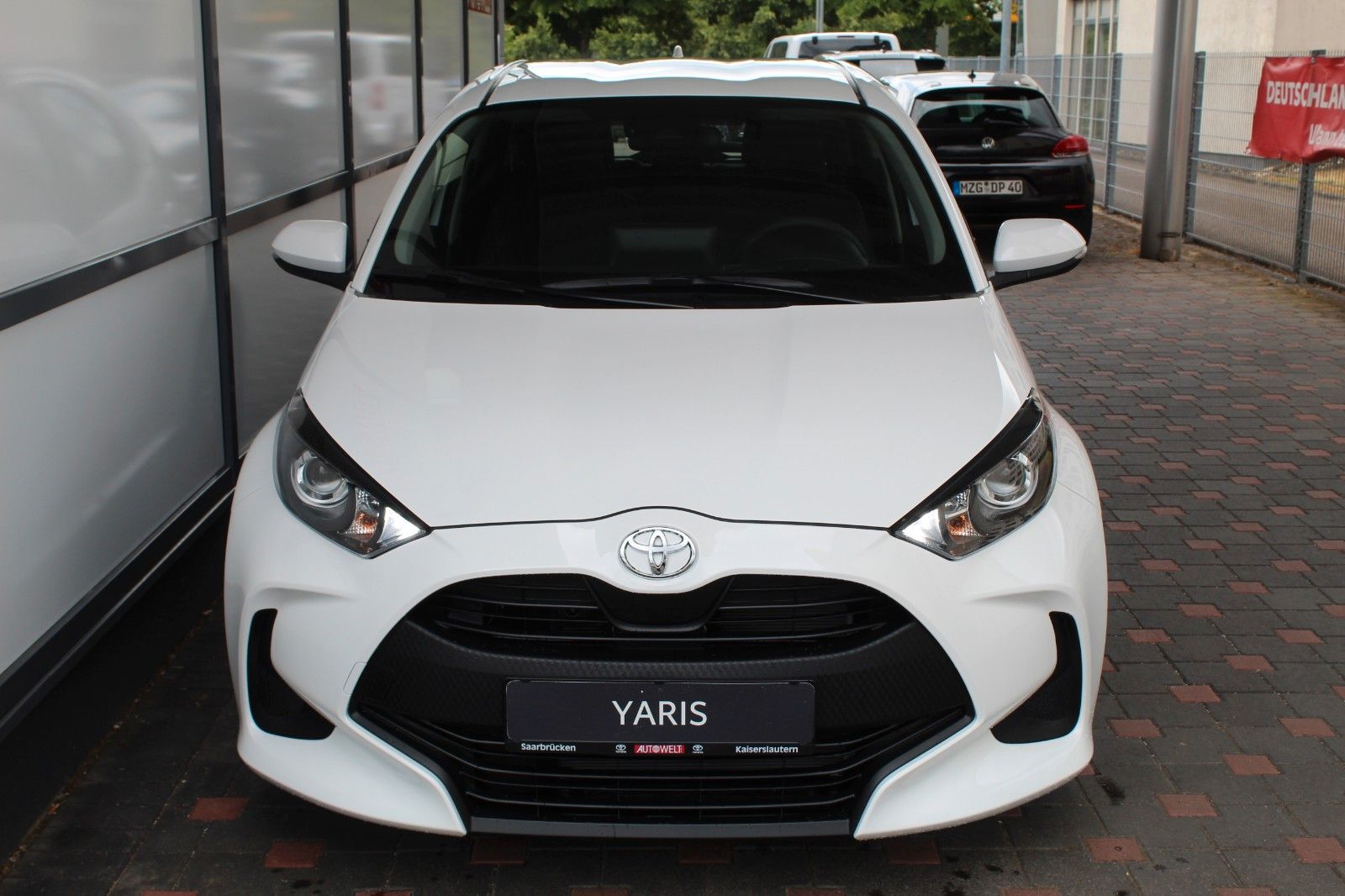 Fahrzeugabbildung Toyota Yaris 1.0 VVT-i Comfort inkl. Winterräder