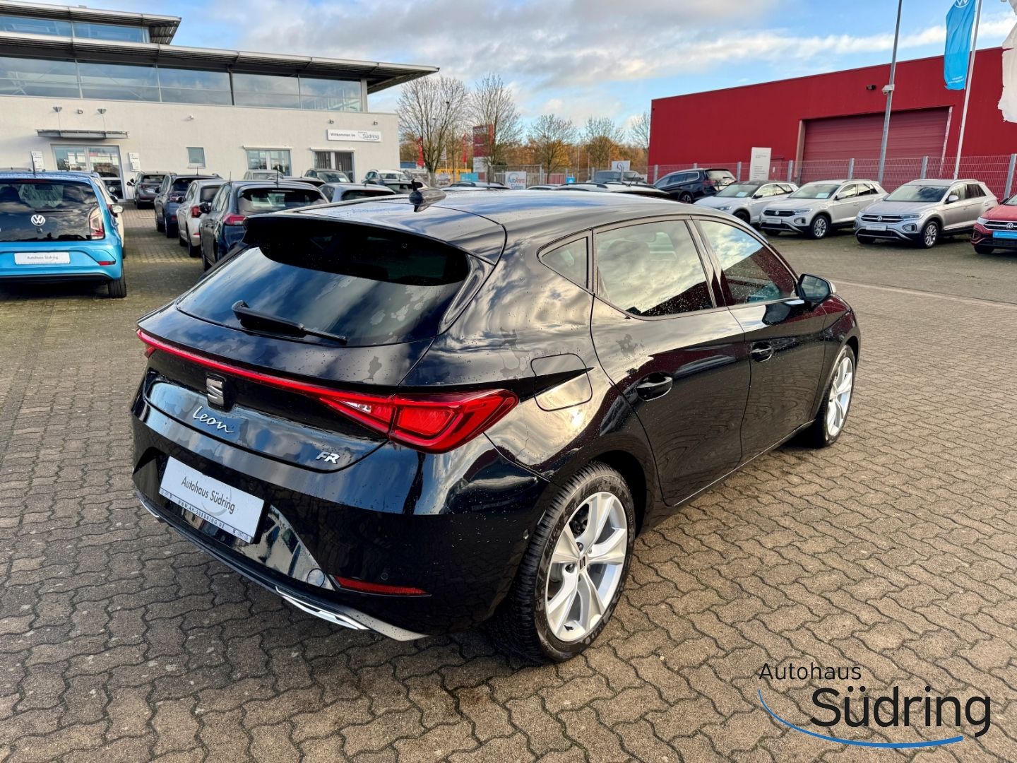 Leon 1,0 FR eTSI DSG Navi LED ACC Rückfahrk.