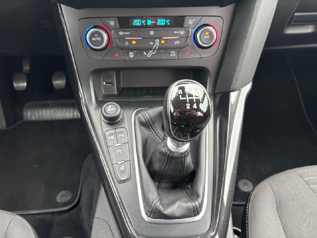 Ford Focus Turnier 1.5 Titanium NaviWinterpaket