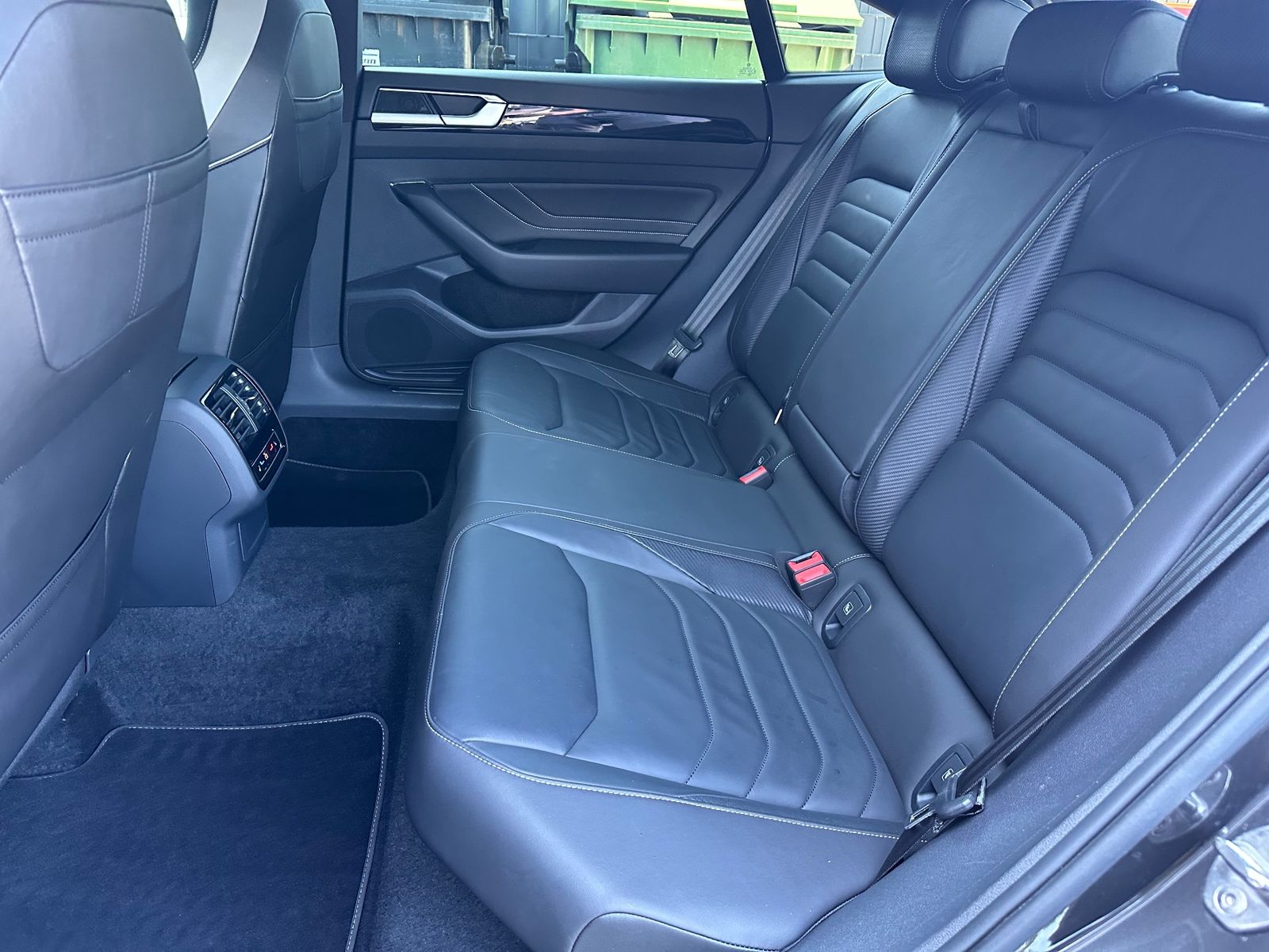 Fahrzeugabbildung Volkswagen Arteon R-Line NAV+LED+ACC+360°-KAM+AHK+DCC+20ZO