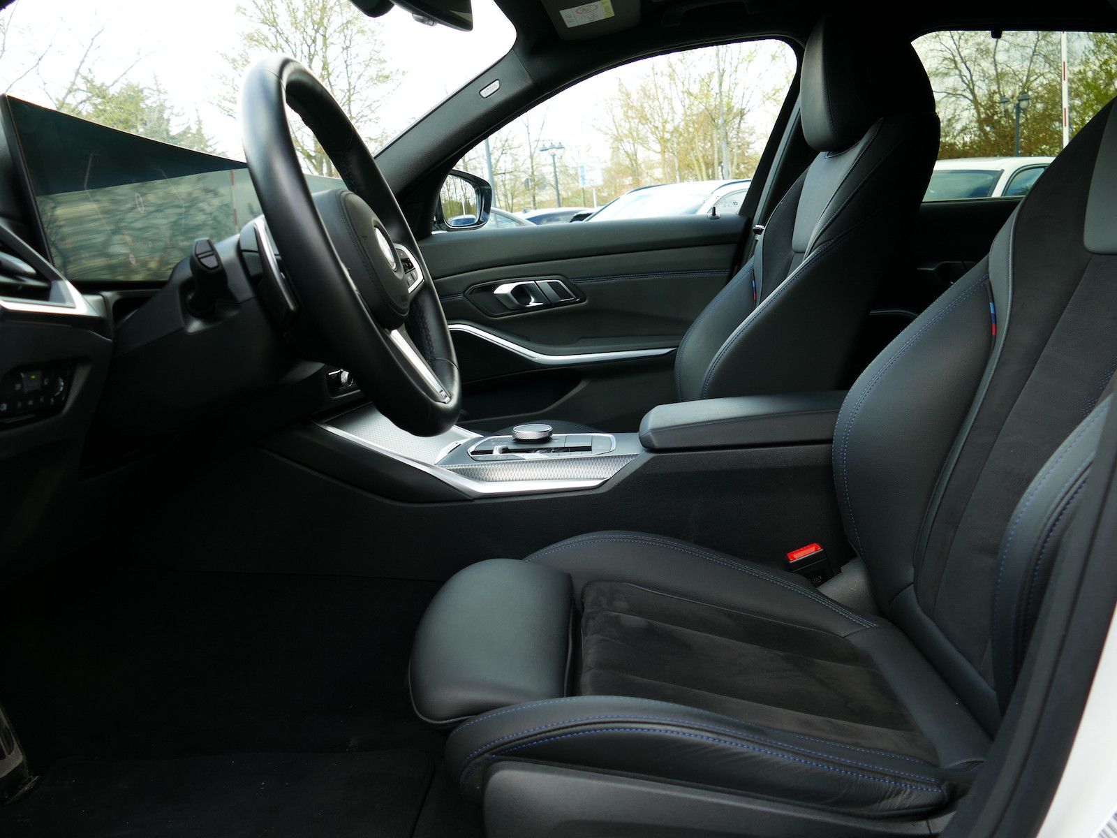 BMW 318i Touring M Sportpaket AmbiLicht Kam. Sound foto 6
