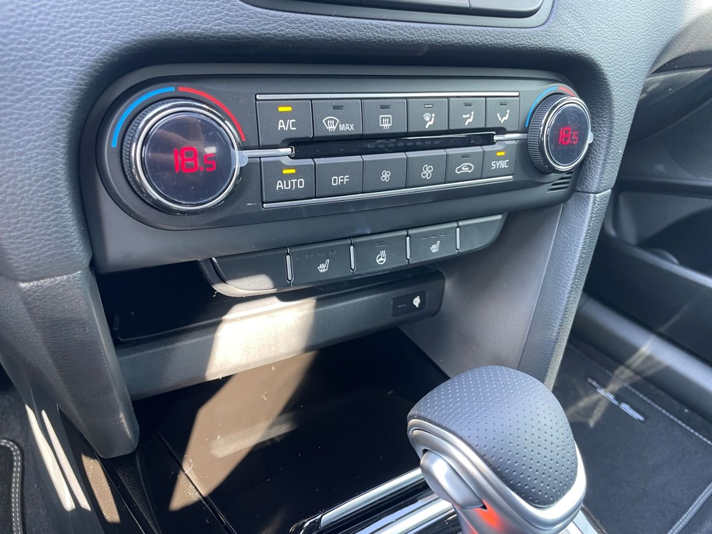 Fahrzeugabbildung Kia Ceed GT Line Navi Leder JBL LED ACC Digit.Cockpi