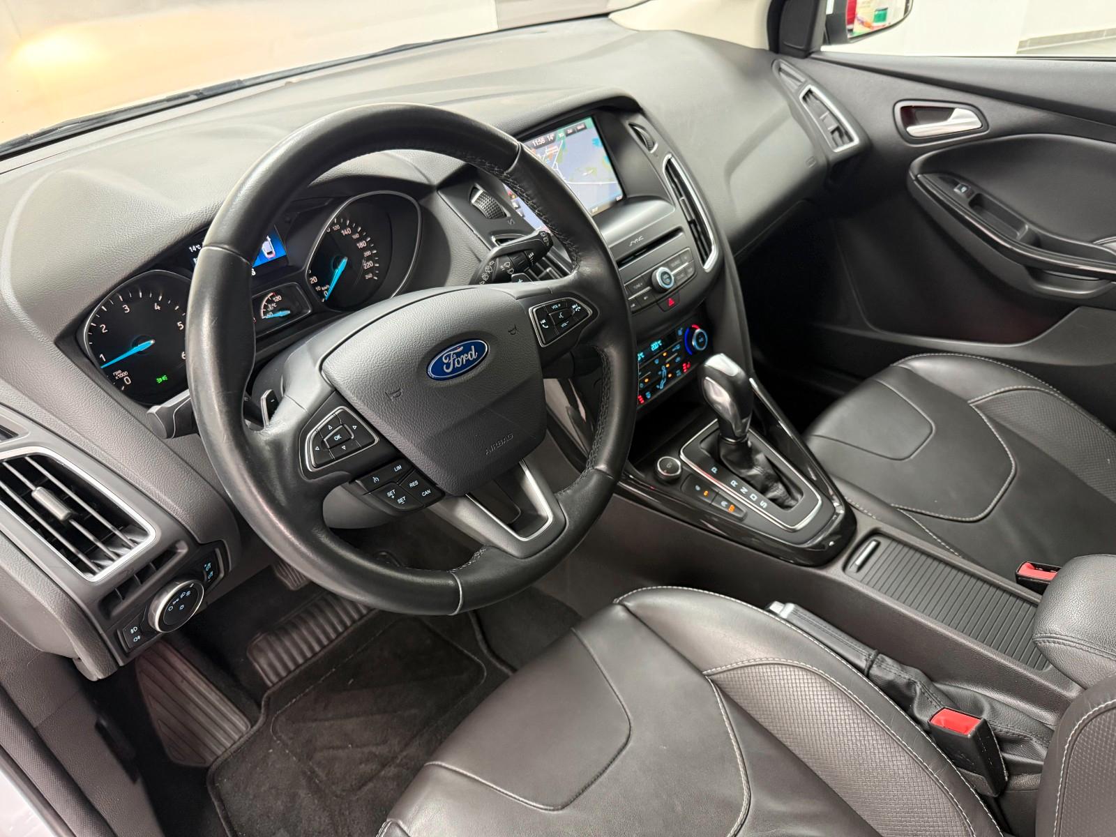 Ford Focus 2015 — photo 8