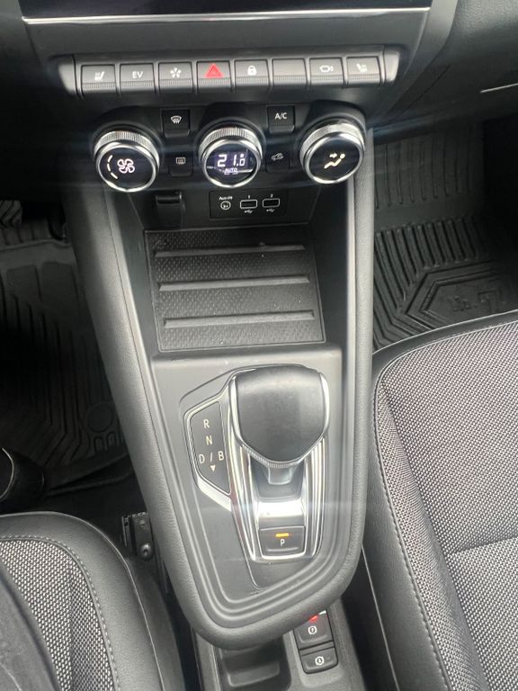 Renault Captur II 1.6 E-TECH PLUG-in Hybrid Rive Gauche Renault Captur II 1.6 E-TECH PLUG-in Hybrid Rive Gauche
