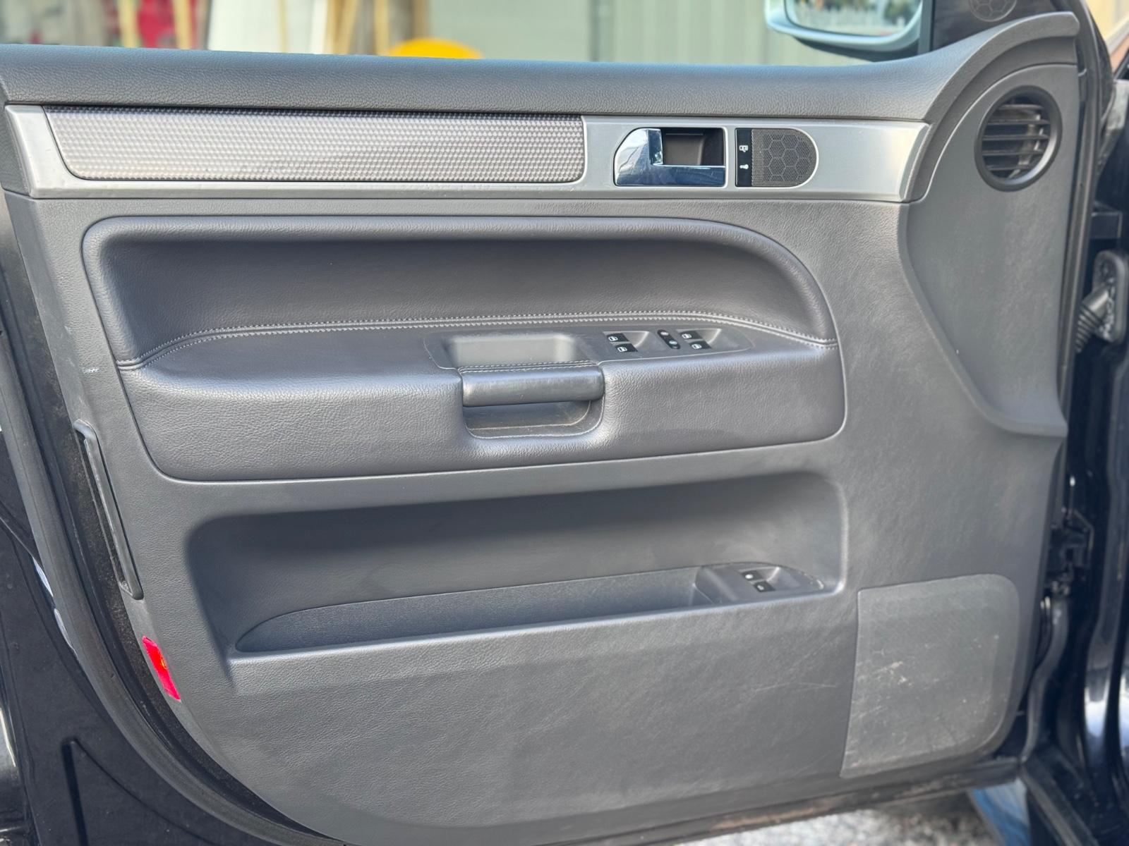 Volkswagen Touareg 2006 — photo 10