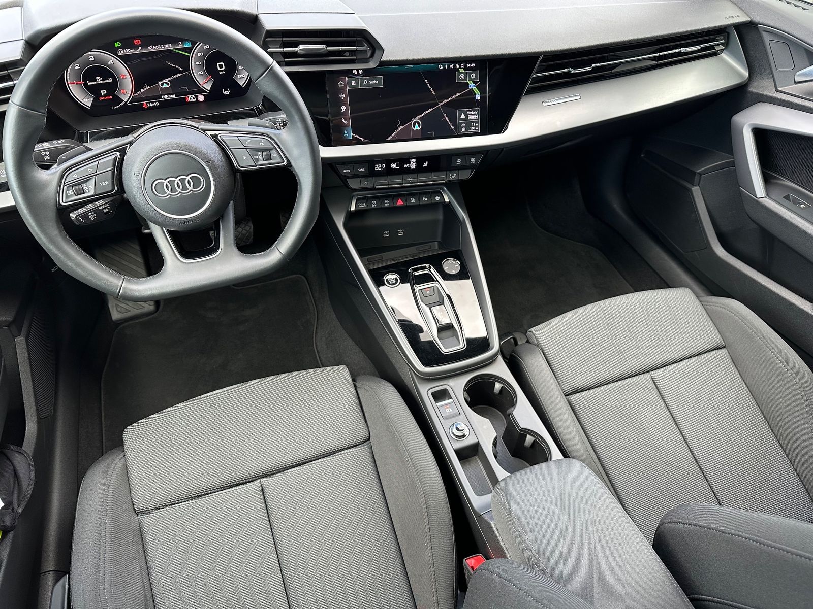 Fahrzeugabbildung Audi A3 35 TDI SpB S-Line NAV+LED+PANO+17ZOLL