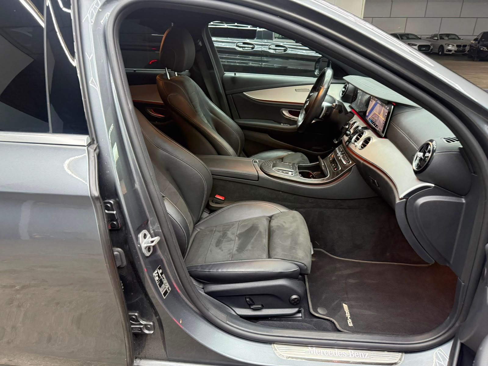 Mercedes-Benz E 300 de T 4MATIC AMG Line | JungeSterneGarantie – Bild 28