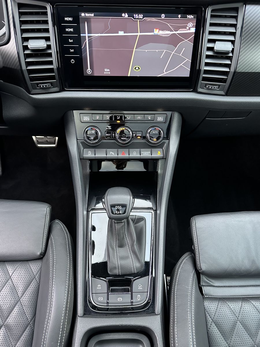 Fahrzeugabbildung SKODA Kodiaq 2.0 TDI DSG 4x4 Sportline NAV+LED+PANO+AH