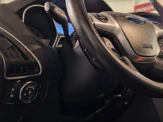 Ford Focus 2014 — photo 15