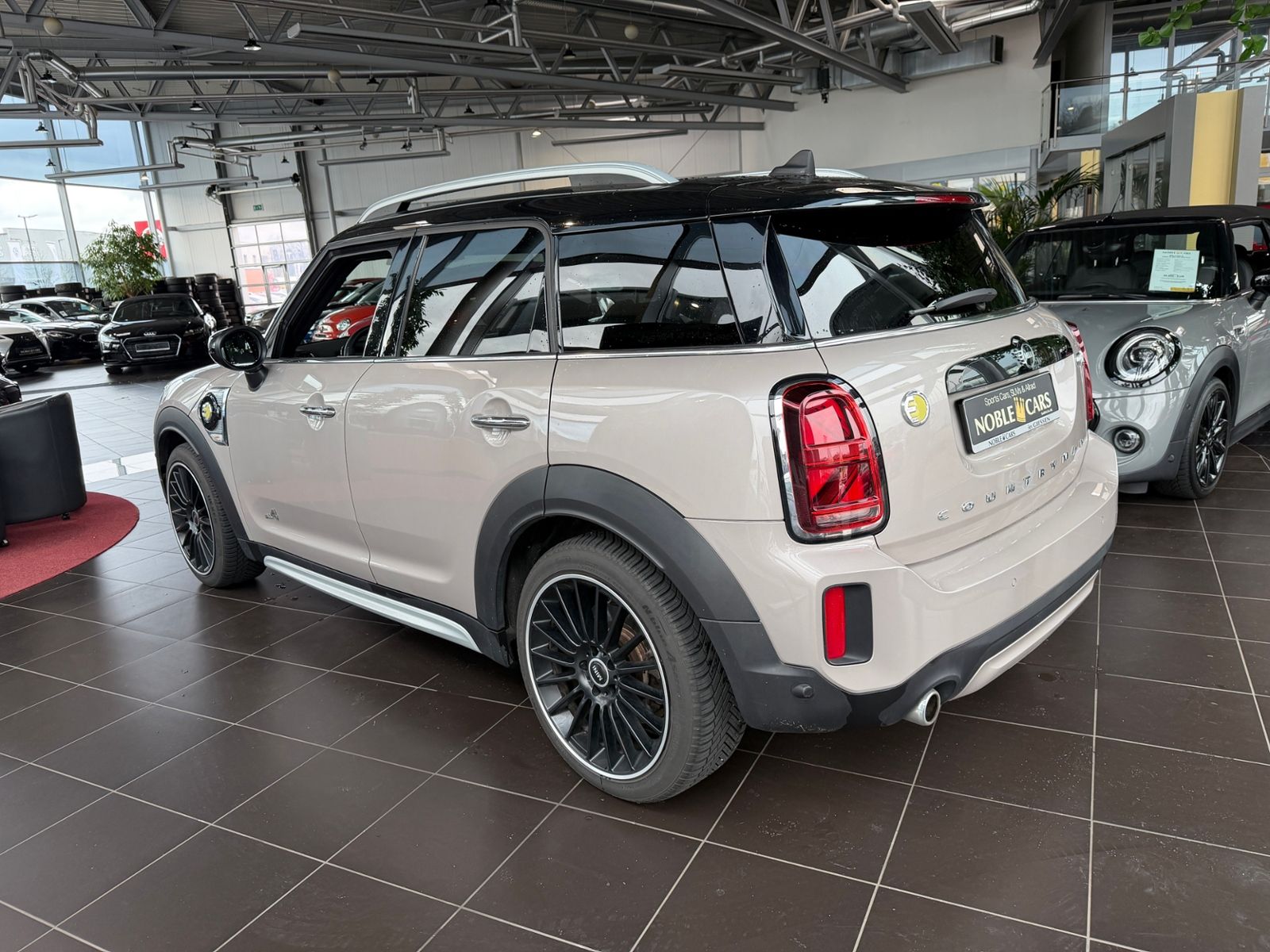 Fahrzeugabbildung MINI Countryman Cooper SE PHEV Classic Trim All4 PANO