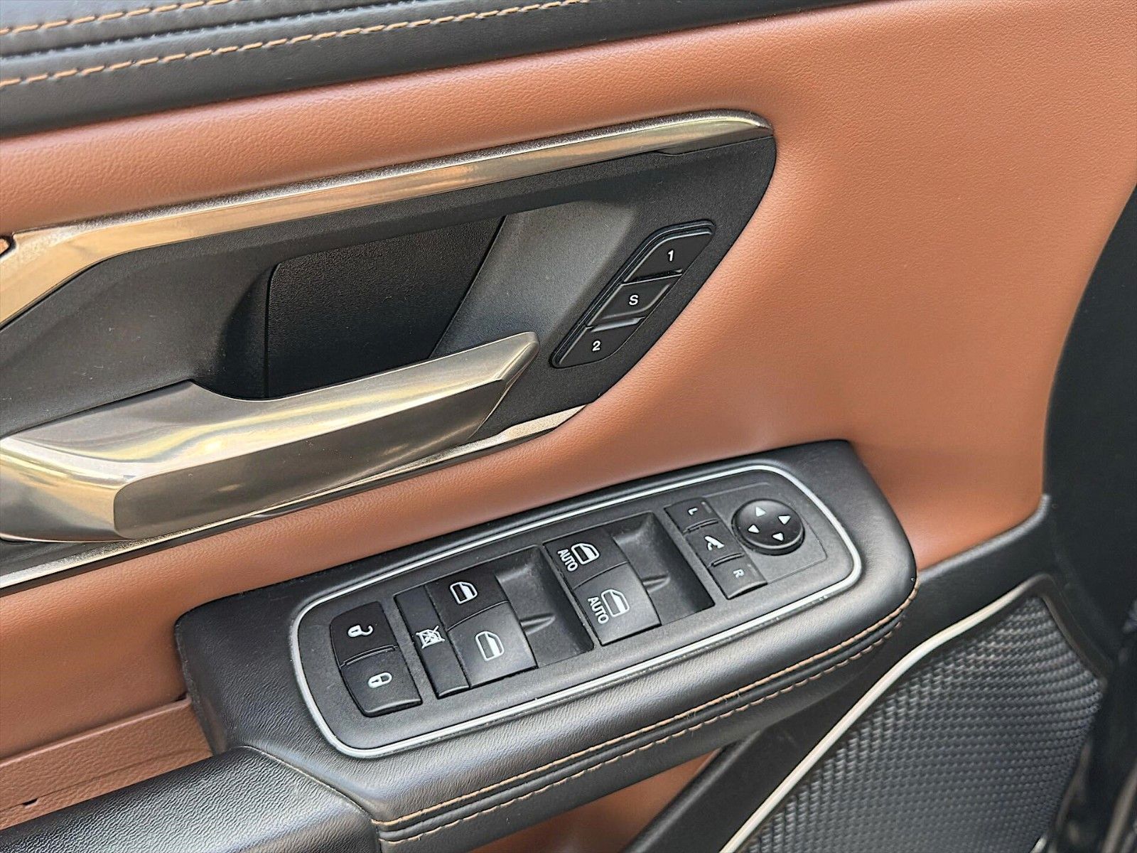 Fahrzeugabbildung Dodge RAM 5.7 V8 HEMI 4x4 LIMITED LONGHORN Edition LED