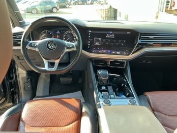 Volkswagen Touareg - 11