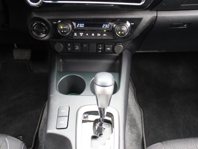 Hilux 2.4 Comfort AHK*Rollo*Navi