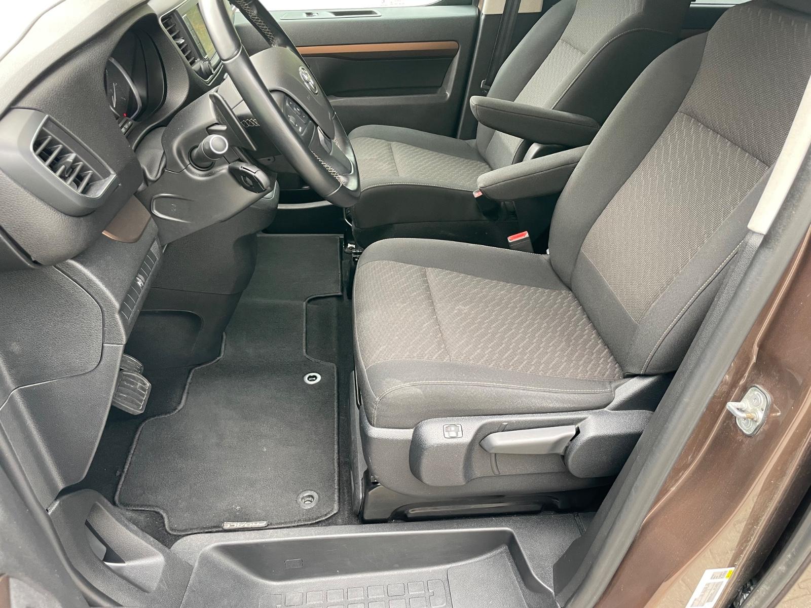 Toyota Proace (Verso) 2,0-l-D-4D 130kW Family Auto